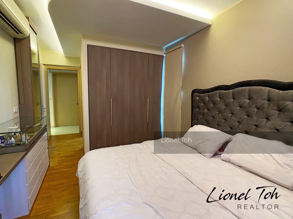 Esparina Residences (D19), Condominium #223658211